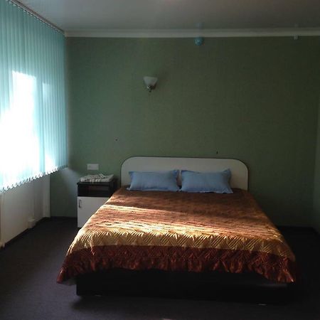 Oolit Hotel Lisakovsk Exteriör bild